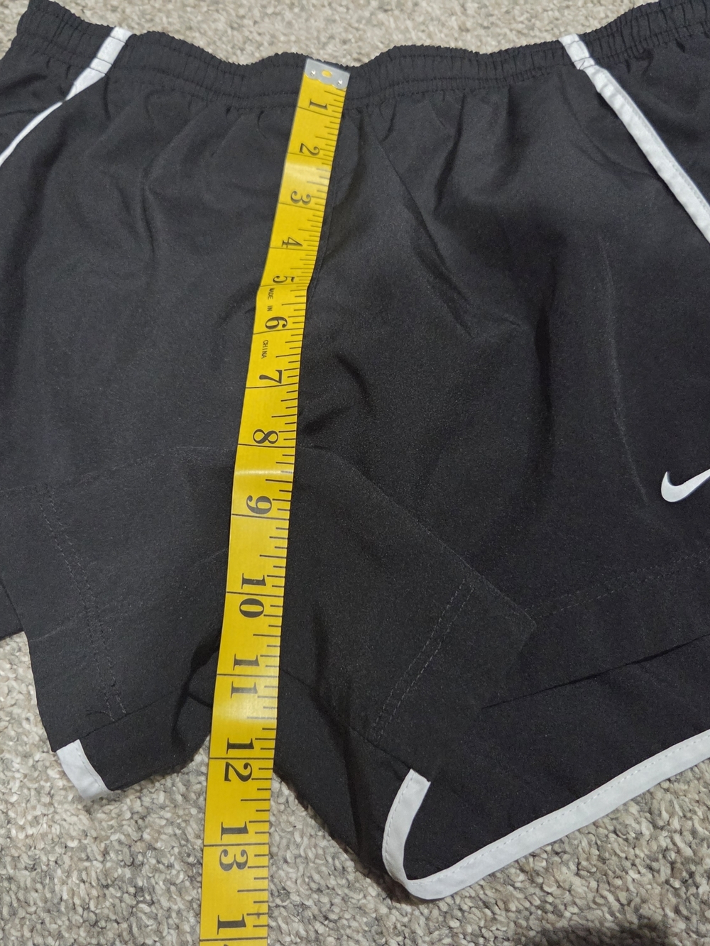 Nike Women’s Black Athletic Shorts Size Large - Picture 5 of 5